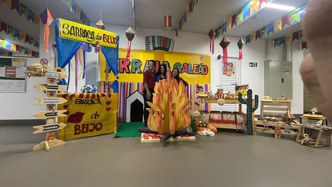 Arraiá do Galeão — Assaí Loja 302